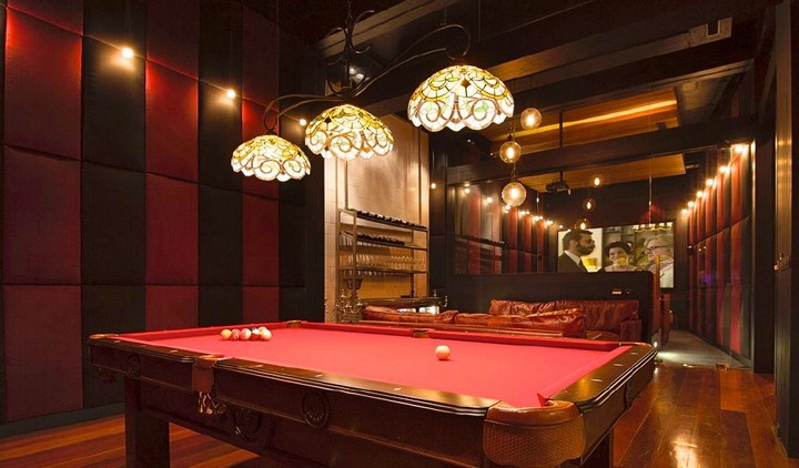 villa5-entertainment-area-pool-table-wine-lounge-cinema