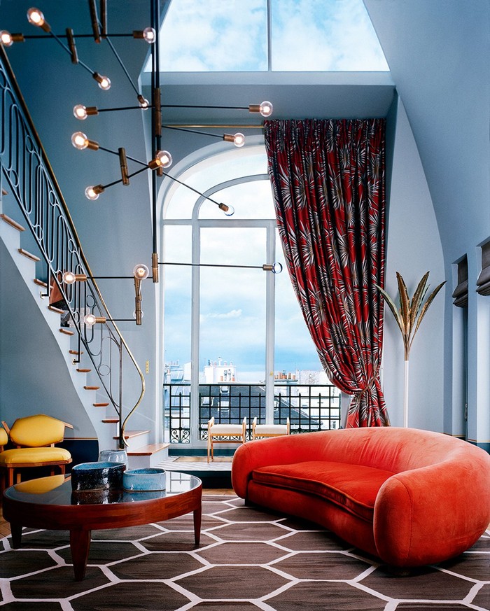 Seductive Curved Sofas For A Modern Living Room Design