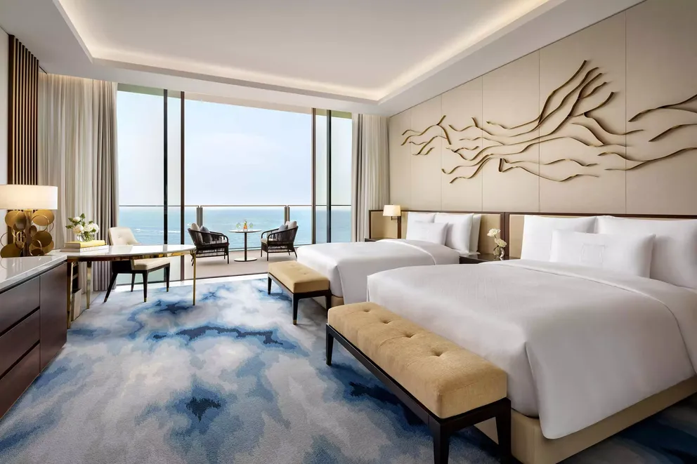 luxury hotel cloud 22