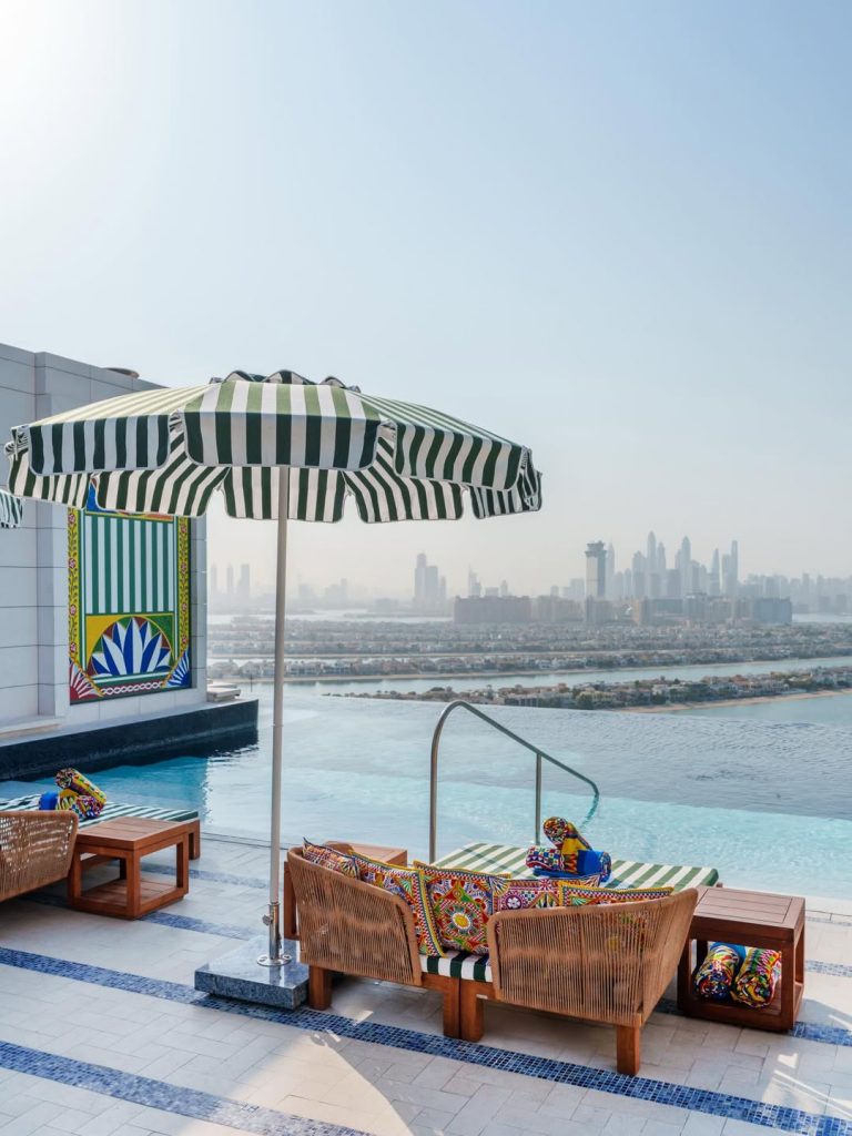luxury hotel cloud 22