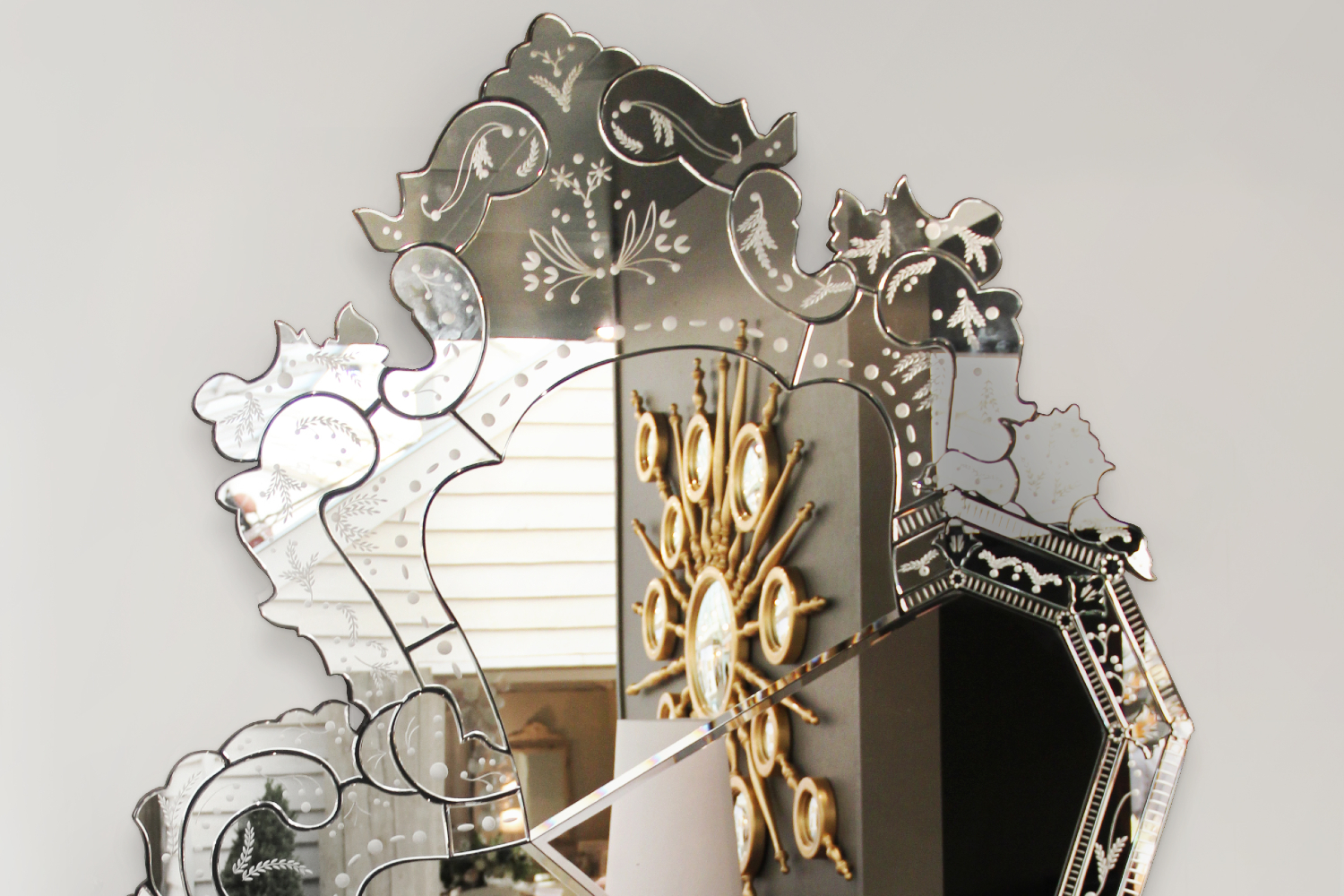 The Venice Mirror by Boca do Lobo, An Explosion Of Romance and Drama
