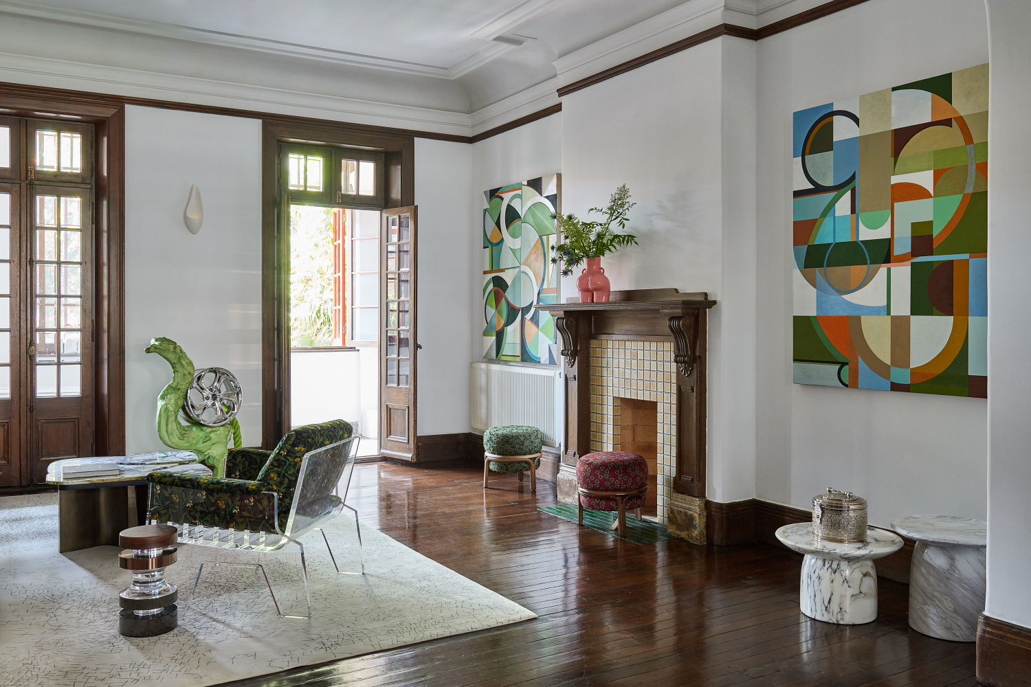 An Art Exhibition That Discovers Beauty Across Time and Space