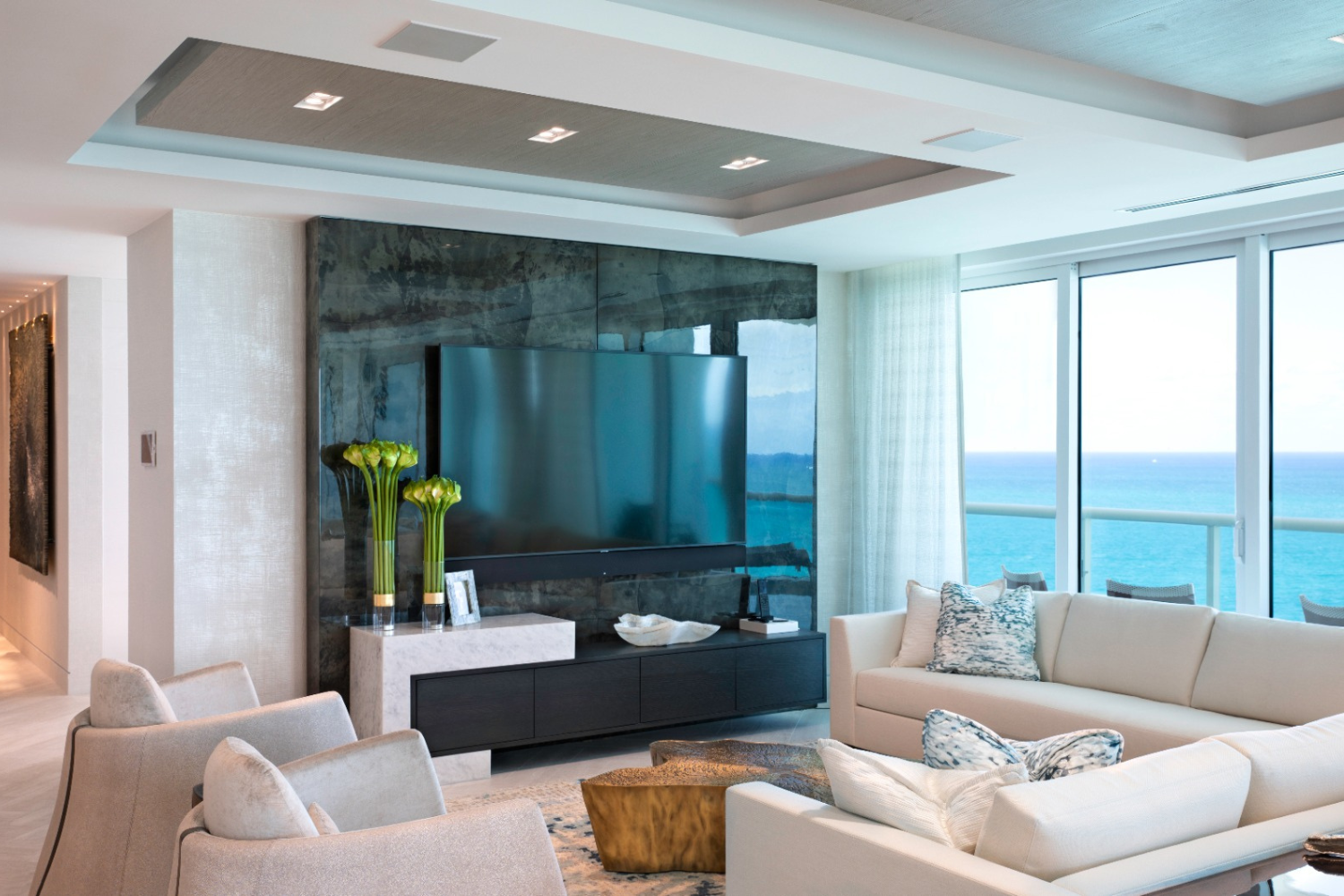 Minimalist Design- A Summer Trend For Your Home Interior