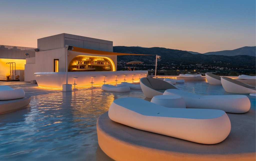 Curio Collection- Isla Brown Corinthia Resort & Spa, Curio Collection by Hilton pool bar