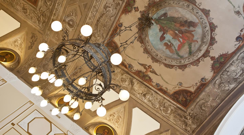 Experience the Grandeur of Hotel Bernini Palace: A Jewel in Florence