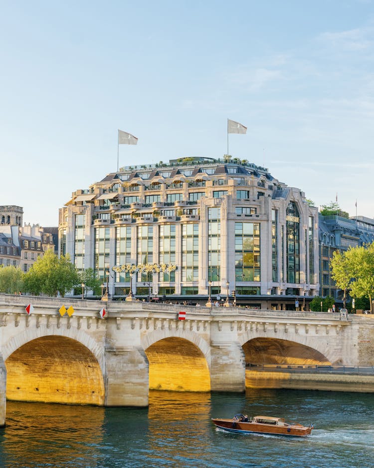 Cheval Blanc Paris: A Timeless Symphony of Architecture, Art, and Parisian Elegance