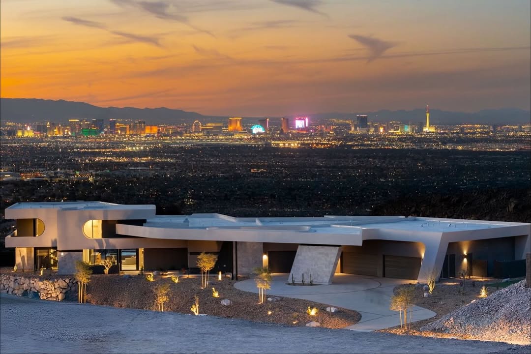 Luxury Living Redefined: Inside the Visionary Homes of Blue Heron