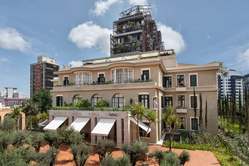 Rosewood Hotel Group luxury hotels showcasing elegant architecture, refined interiors, and exclusive resort environments in iconic global destinations