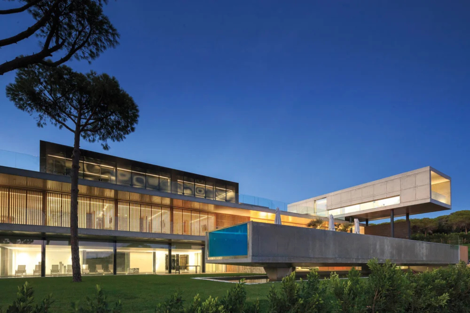 Vasco Vieira: Contemporary Luxury Architecture