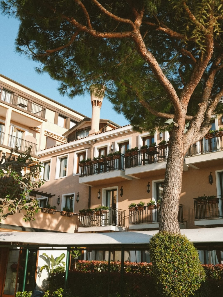 luxury hotel cipriano