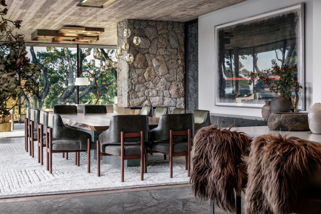 Elegant dining room by ARRCC