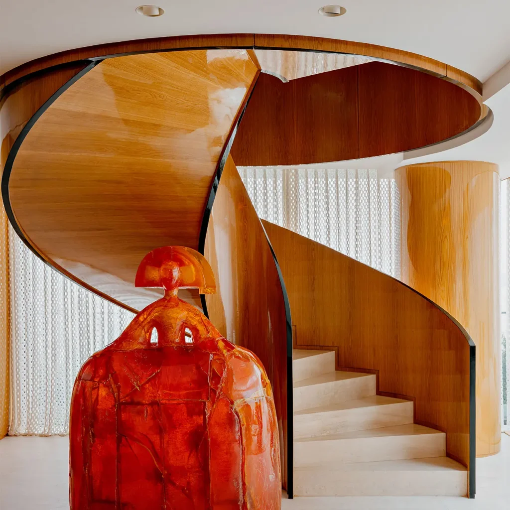 Sig Bergamin and Murilo Lomas interior project in vibrant colors