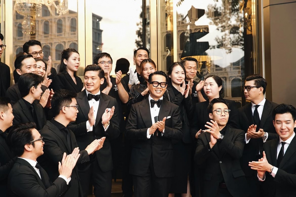 thai cong luxury showroom