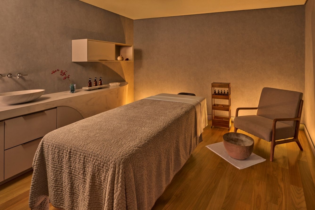 W São Paulo luxury hotel interior SPA