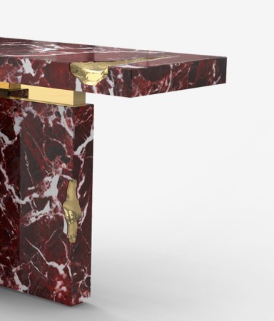 Empire rosso levanto