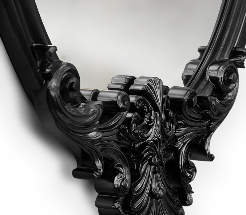 Marie Antoinette Black Mirror mobile image 4