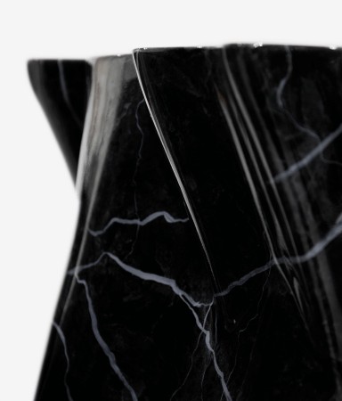 monochrome faux-marble