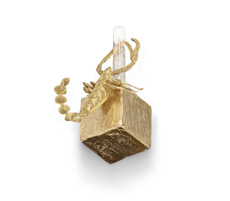 Cubic Filigree Scorpion Small Wall Lamp mobile image 2