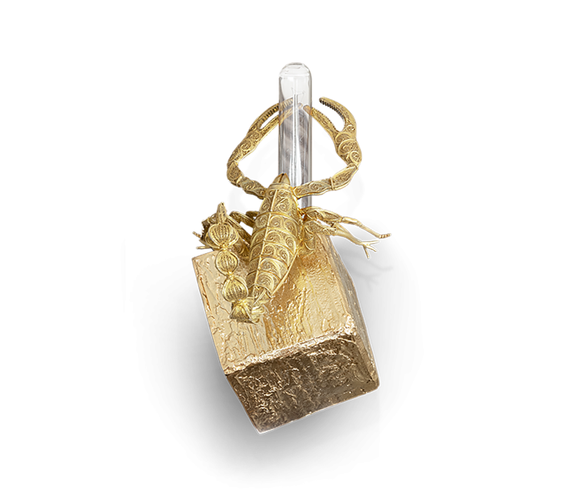 Cubic Filigree Scorpion Small Wall Lamp mobile image 4