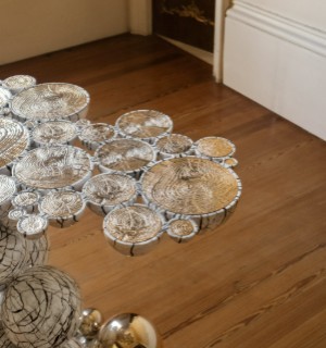 newton faux-marble console