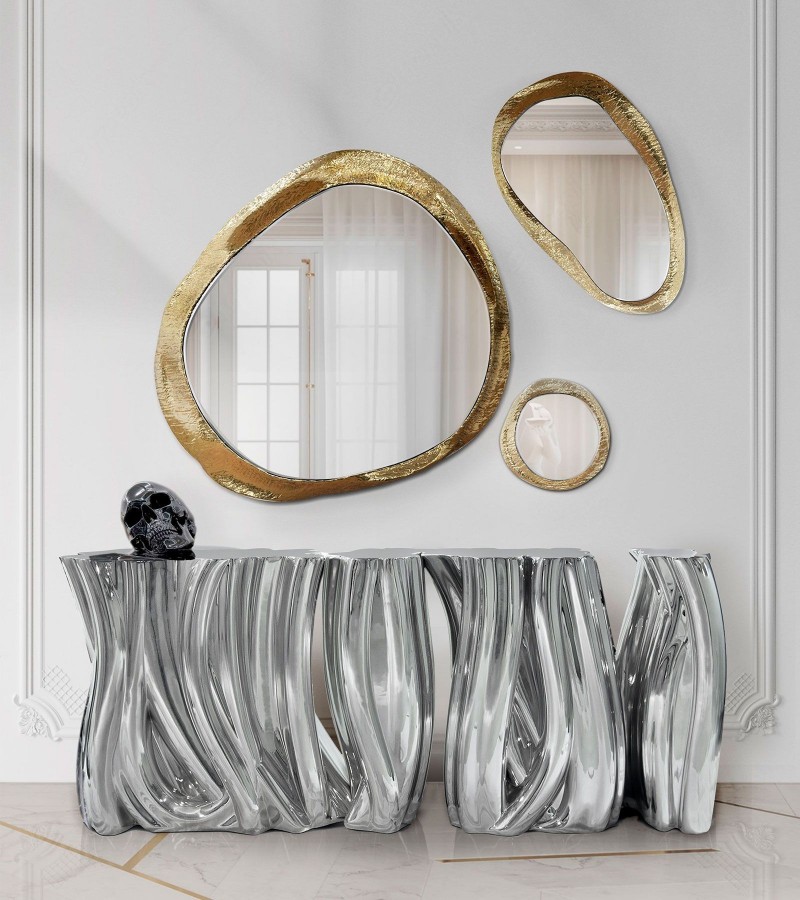 monochrome silver