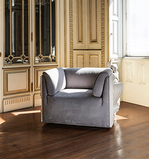 VERSAILLES ARMCHAIR